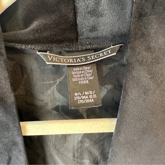 Victoria’s Secret Floral Appliqué Kimono Sz M/L - Picture 5 of 5